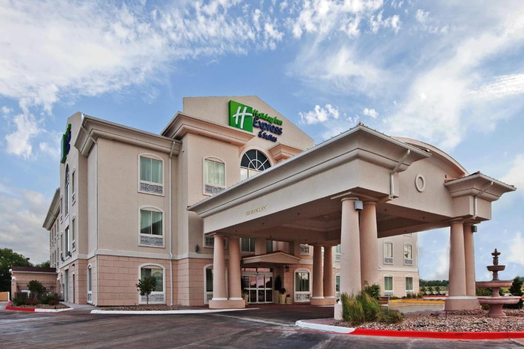 Holiday Inn Express Hotel & Suites Woodward Hwy 270 an IHG Hotel Main image 1